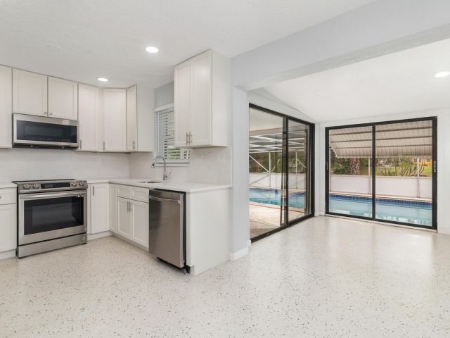 Дом в аренду по адресу 250 Arlington Road - фото 6663279