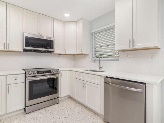 Дом в аренду по адресу 250 Arlington Road - фото 6663281