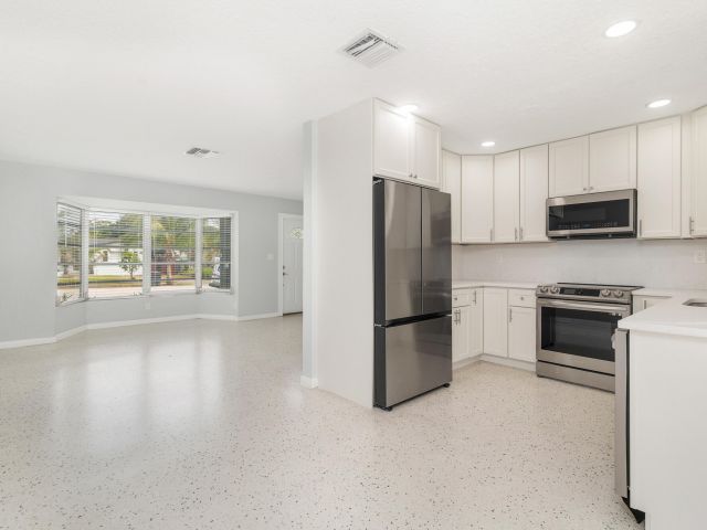 Дом в аренду по адресу 250 Arlington Road - фото 6663282