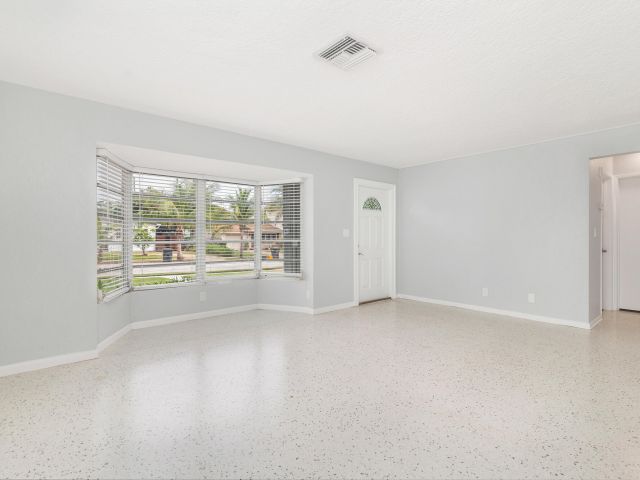 Дом в аренду по адресу 250 Arlington Road - фото 6663284