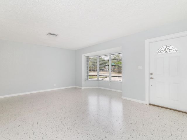 Дом в аренду по адресу 250 Arlington Road - фото 6663285