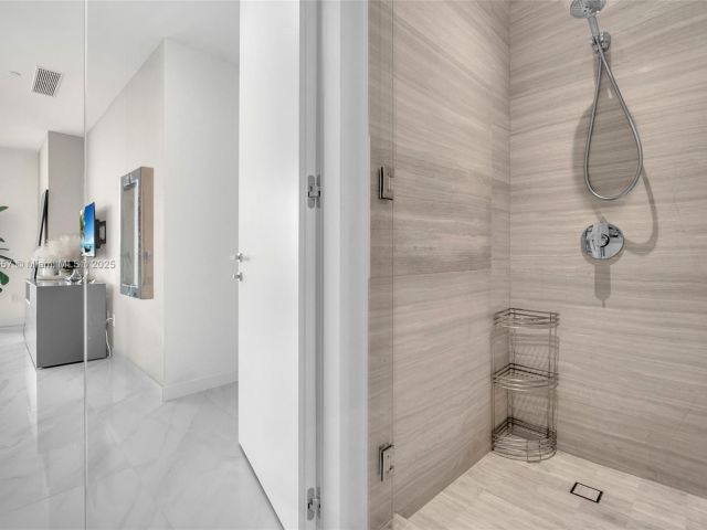 Продажа квартиры #3503 - фото 6668061