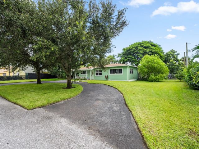 Продажа дома по адресу 6400 Carambola Circle - фото 6663322