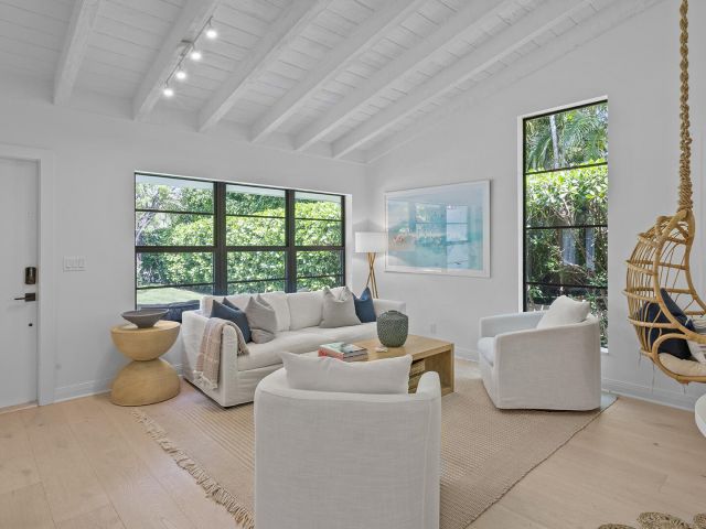 Продажа дома по адресу 3214 Washington Road - фото 6682627