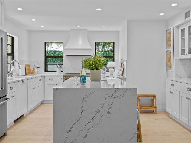 Продажа дома по адресу 3214 Washington Road - фото 6682635