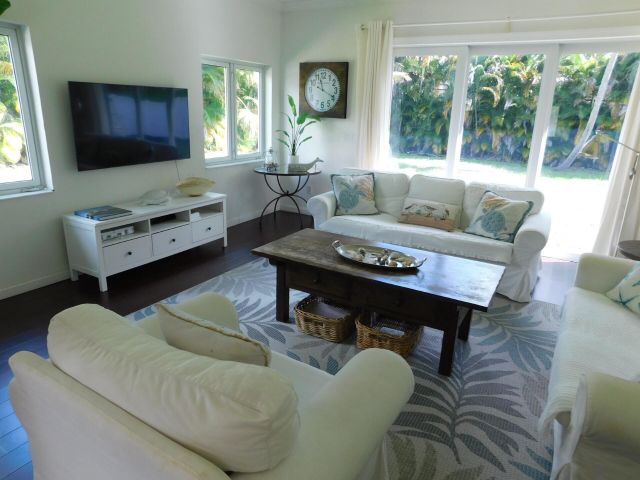 Дом в аренду по адресу 2360 NE 15th Terrace - фото 6694096