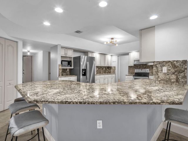 Продажа дома по адресу 15225 SW 235th Street - фото 6698676