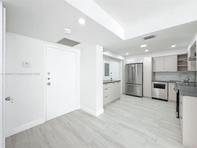 Продажа квартиры #1211 - фото 6691106