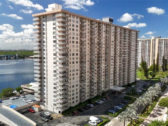 Продажа квартиры #1211 - фото 6691114