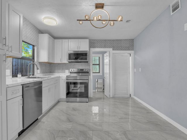 Продажа дома по адресу 503 58th Street - фото 6677513