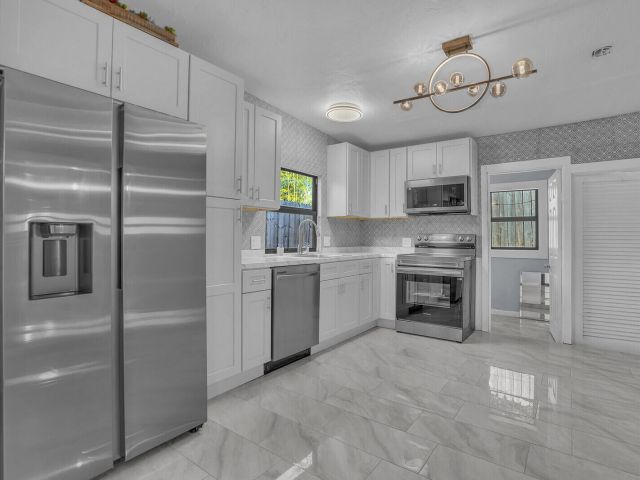 Продажа дома по адресу 503 58th Street - фото 6677514