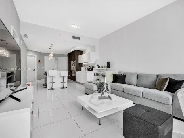 Продажа квартиры #806 - фото 6678355