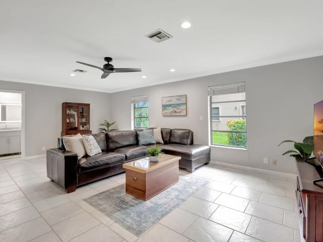 Дом в аренду по адресу 2244 NW 39th Drive - фото 6706803