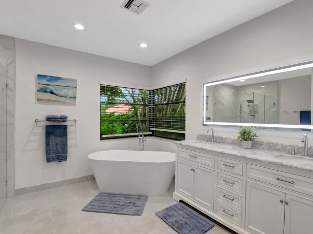 Дом в аренду по адресу 2244 NW 39th Drive - фото 6706808