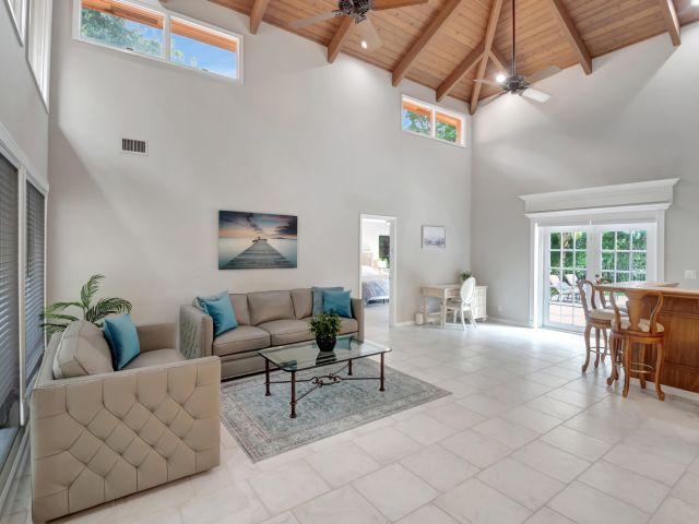 Дом в аренду по адресу 2244 NW 39th Drive - фото 6706815