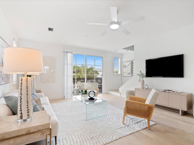 Дом в аренду по адресу 47 NW 4th Avenue 47 - фото 6665072