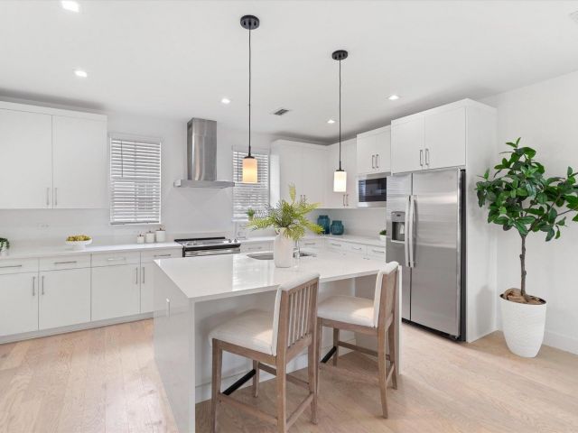 Дом в аренду по адресу 47 NW 4th Avenue 47 - фото 6665073