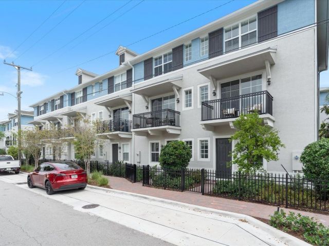 Дом в аренду по адресу 47 NW 4th Avenue 47 - фото 6665076