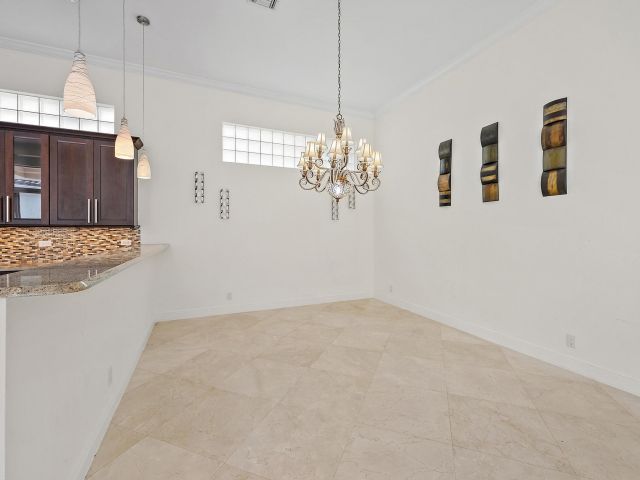 Продажа дома по адресу 6612 NW 23rd Terrace - фото 6689315