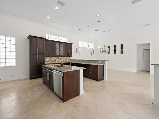 Продажа дома по адресу 6612 NW 23rd Terrace - фото 6689317