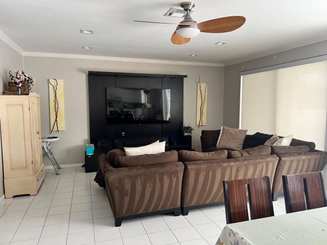 Дом в аренду по адресу 18280 Coral Isles Drive - фото 6689233