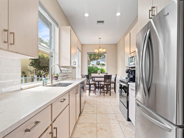 Продажа дома по адресу 960 Bear Island Circle - фото 6677551