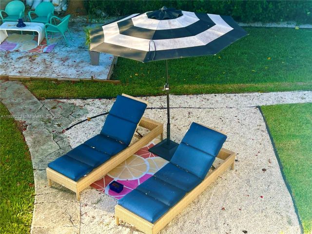 Дом в аренду по адресу 8270 NE 1st Pl 4 - фото 7427444