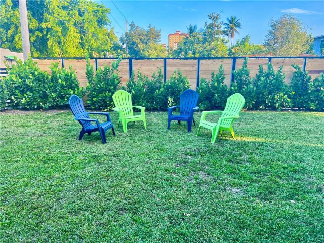 Дом в аренду по адресу 8270 NE 1st Pl 4 - фото 7427451