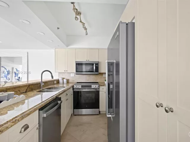 Продажа квартиры #1407 - фото 6669036