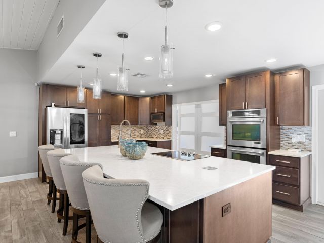 Продажа дома по адресу 401 S Country Club Boulevard - фото 6690345