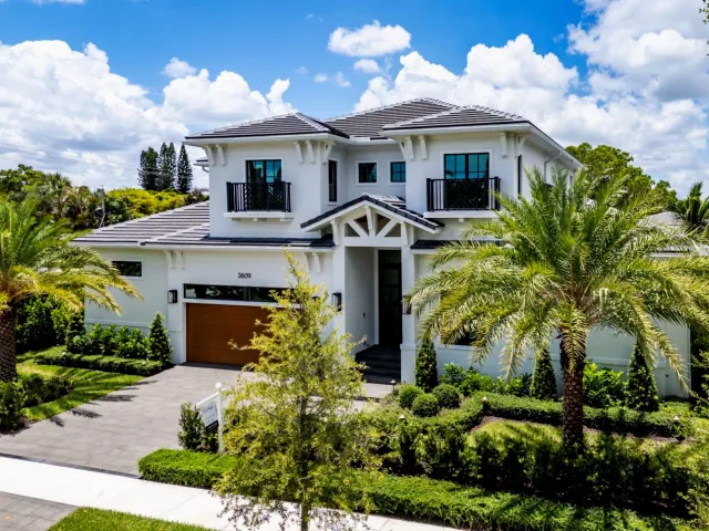 Продажа дома по адресу 2609 NE 27th Way - фото 9371978