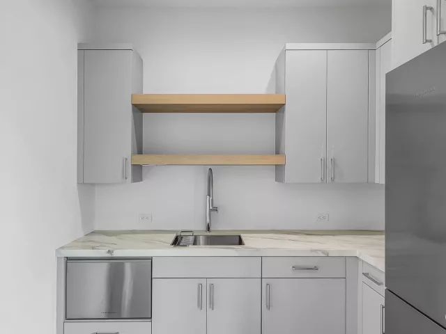 Продажа дома по адресу 2609 NE 27th Way - фото 9372014
