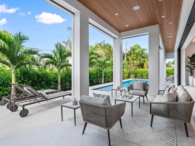 Продажа дома по адресу 2609 NE 27 Way - фото 6702394