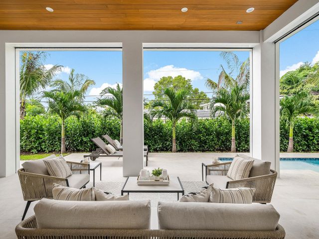 Продажа дома по адресу 2609 NE 27 Way - фото 6702397