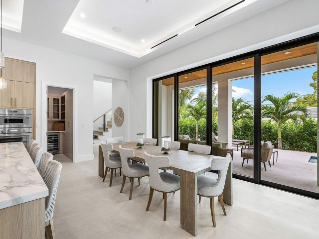 Продажа дома по адресу 2609 NE 27 Way - фото 6702399