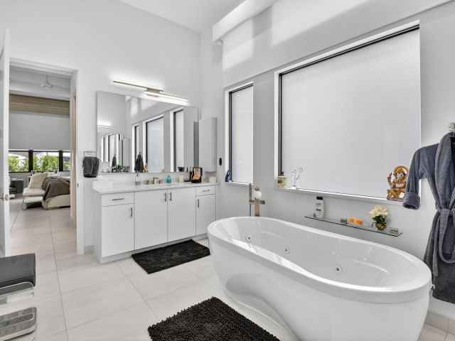 Дом в аренду по адресу 8331 Royal County Down Road - фото 6689261