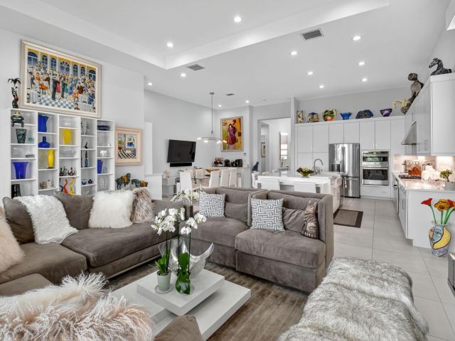 Дом в аренду по адресу 8331 Royal County Down Road - фото 6689264