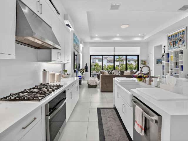 Дом в аренду по адресу 8331 Royal County Down Road - фото 6689268