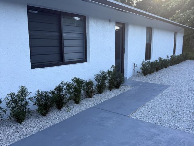 Дом в аренду по адресу 608 SE 2nd Avenue Avenue - фото 6669237