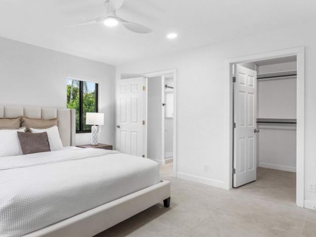 Дом в аренду по адресу 608 SE 2nd Avenue Avenue - фото 6784472