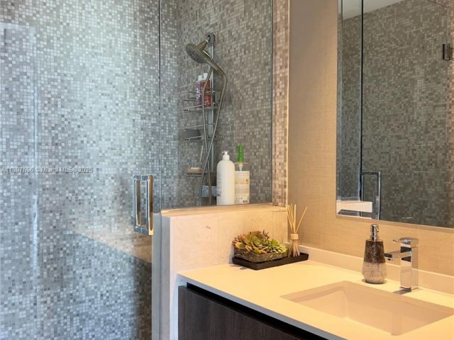 Продажа квартиры #3611 - фото 6669104