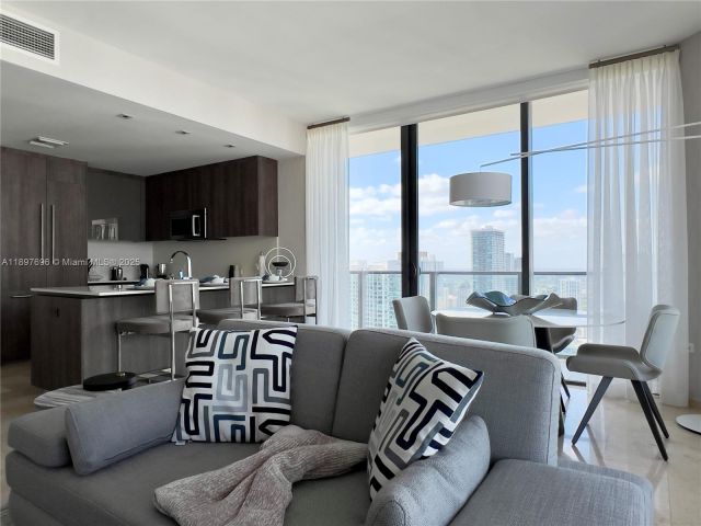 Продажа квартиры #3611 - фото 6669117