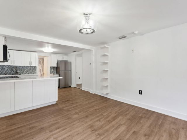 Дом в аренду по адресу 1204 NW 70th Street - фото 6669986