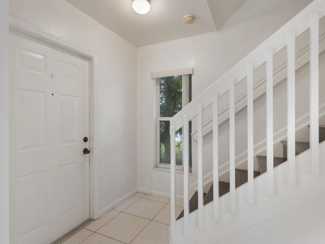 Дом в аренду по адресу 970 Summit Lake Drive - фото 6669169