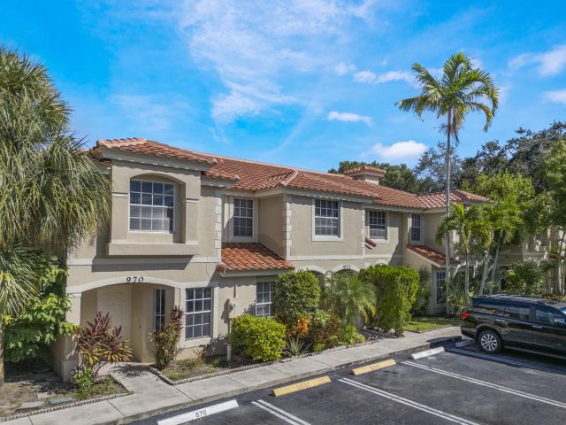 Дом в аренду по адресу 970 Summit Lake Drive - фото 6669171