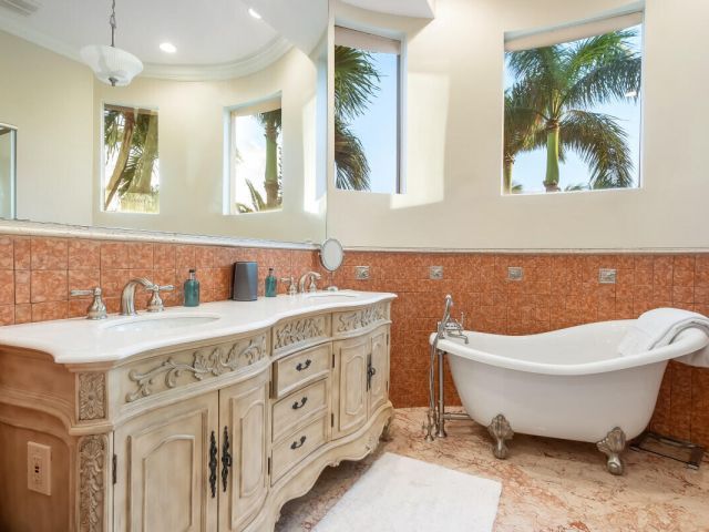 Дом в аренду по адресу 961 Banyan Drive - фото 6670148