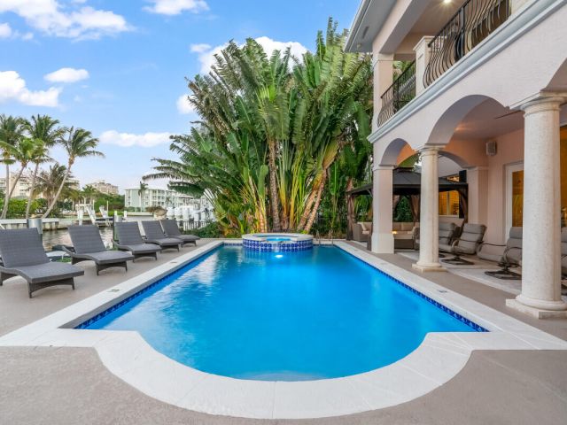 Дом в аренду по адресу 961 Banyan Drive - фото 6670149