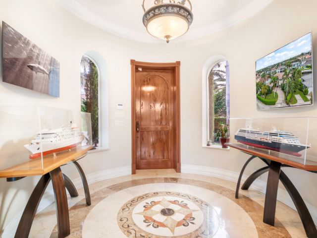 Дом в аренду по адресу 961 Banyan Drive - фото 6871892