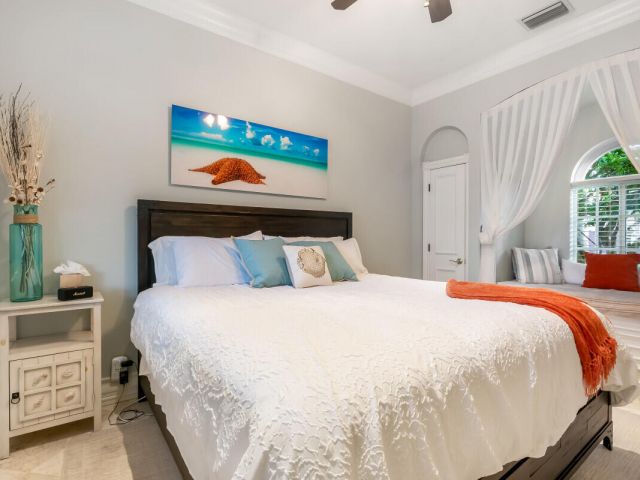 Дом в аренду по адресу 961 Banyan Drive - фото 6871895