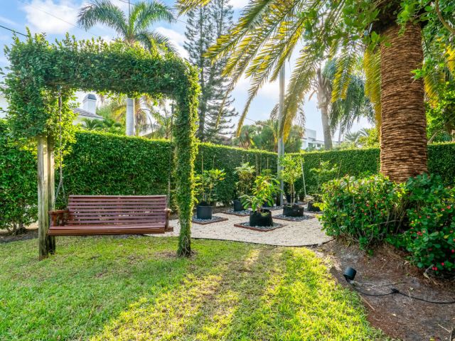 Дом в аренду по адресу 961 Banyan Drive - фото 6871910